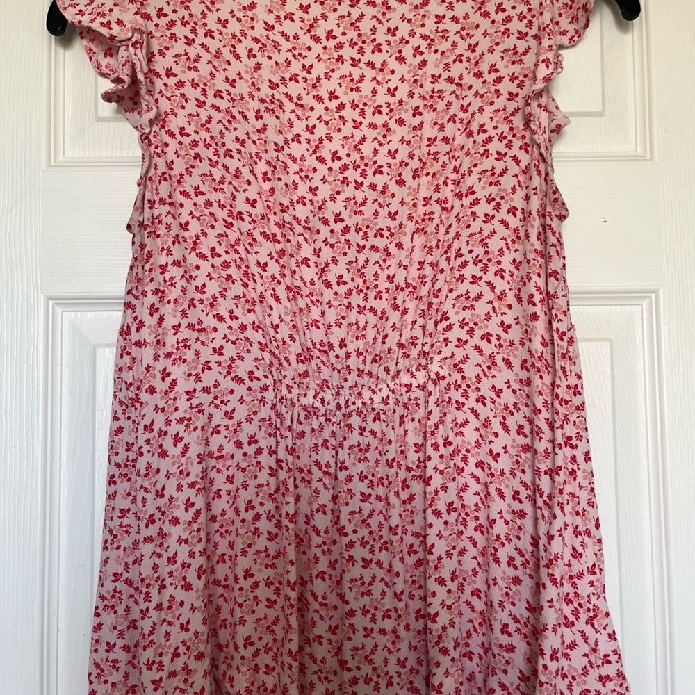 Floral Pink and red print top with flutter sleeves - Picture 2 of 4